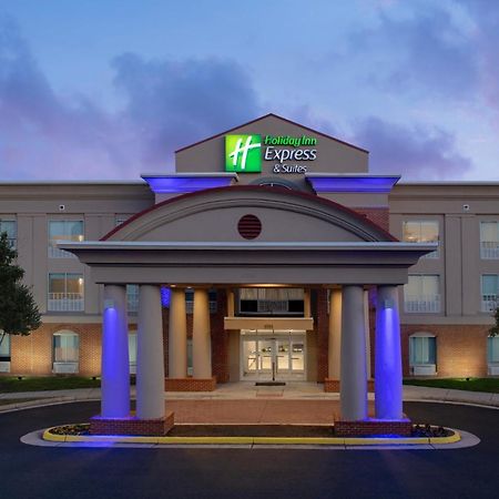 Holiday Inn Express & Suites Alexandria - Fort Belvoir By Ihg Eksteriør billede