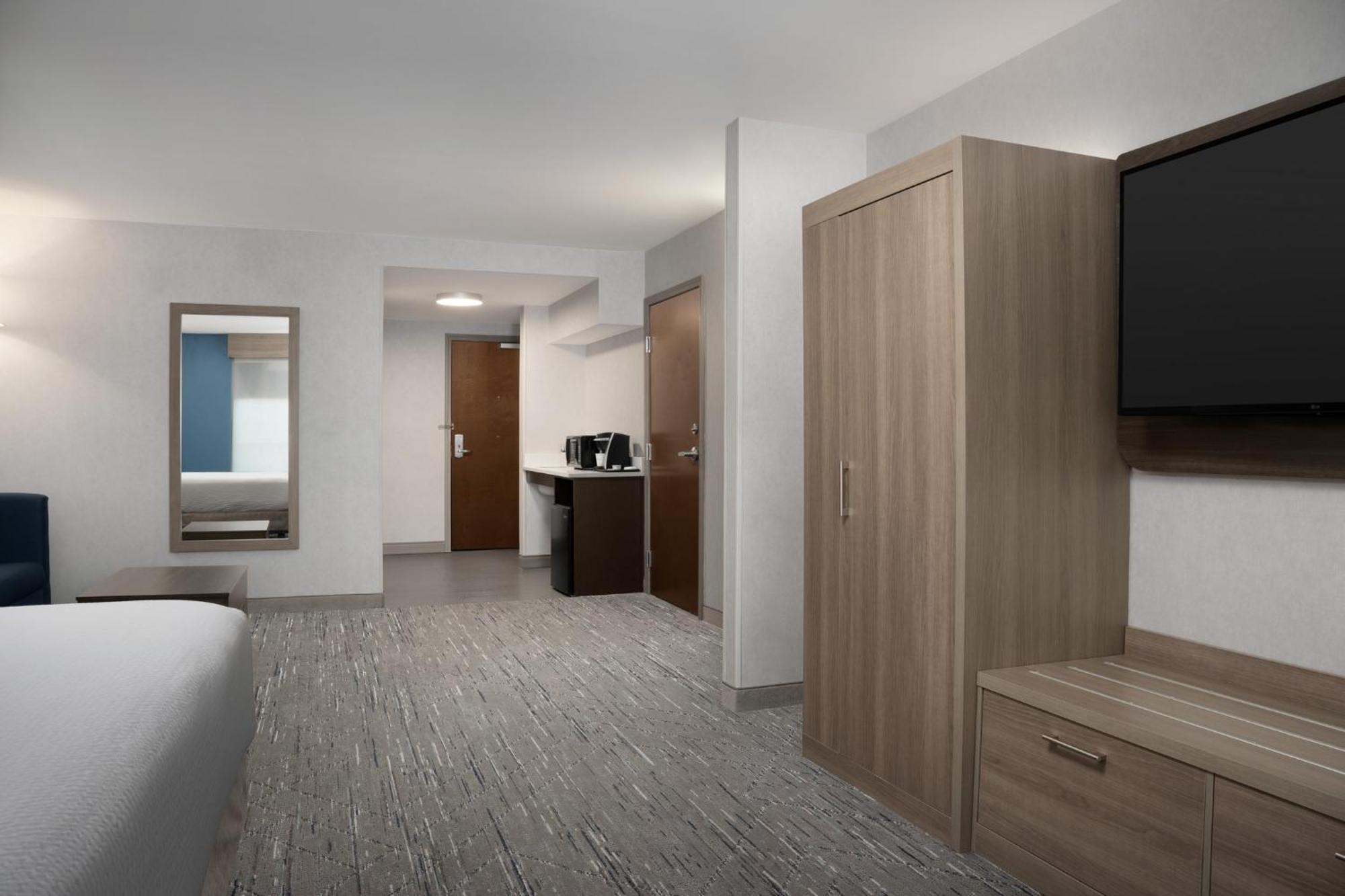 Holiday Inn Express & Suites Alexandria - Fort Belvoir By Ihg Eksteriør billede