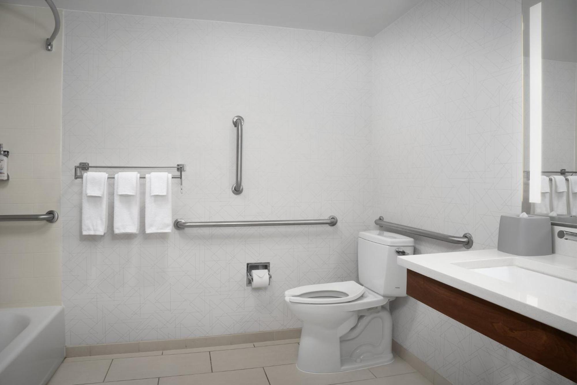 Holiday Inn Express & Suites Alexandria - Fort Belvoir By Ihg Eksteriør billede
